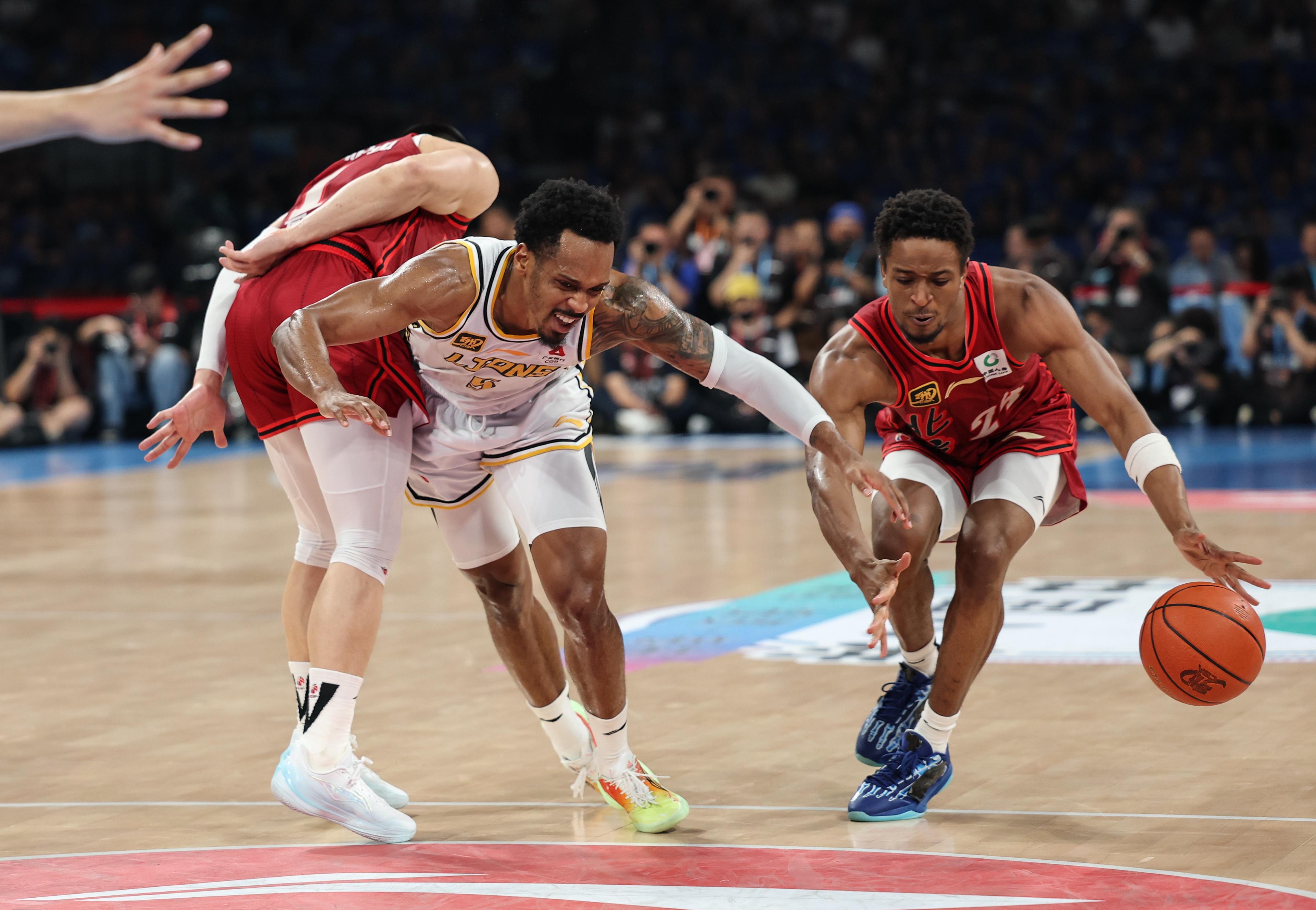 包含NBA总决赛赛程吃紧，费城76人集结日篮板制胜，震撼外界，球队文化再被提及的词条