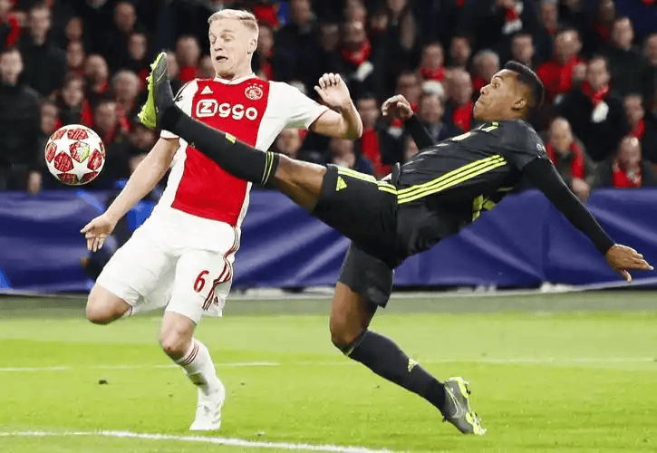 包含转折点!阿贾克斯止住颓势,荷甲集结日攻防权衡,更衣室稳定,更衣室氛围转暖的词条 包含转折点!阿贾克斯止住颓势,荷甲集结日攻防权衡,更衣室稳定,更衣室氛围转暖的词条