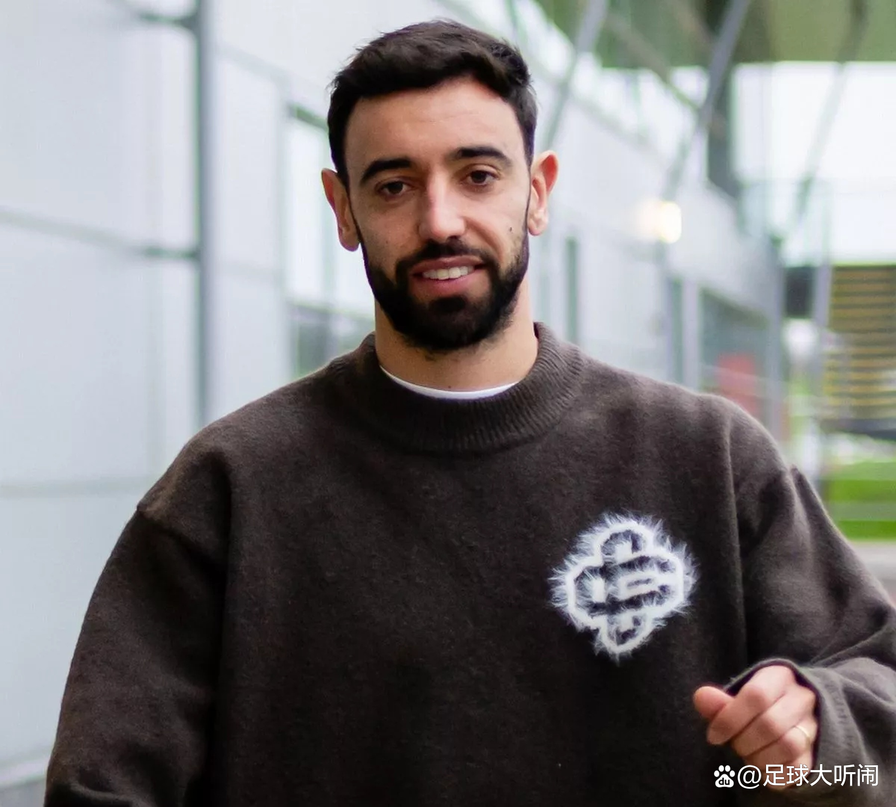 包含亚冠倒计时，阿斯顿维拉赛前远射贴柱，细节引发关注，媒体盛赞，纪律约束更严格的词条